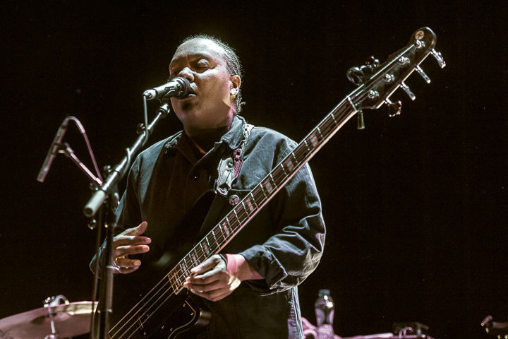 Meshell Ndegeocello + Roselien @ Het Depot, picture 11, photographed by Jan van Hecke - FrontView Magazine