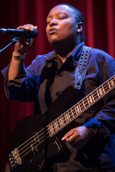 Meshell Ndegeocello + Roselien @ Het Depot, picture 15, photographed by Jan van Hecke - FrontView Magazine