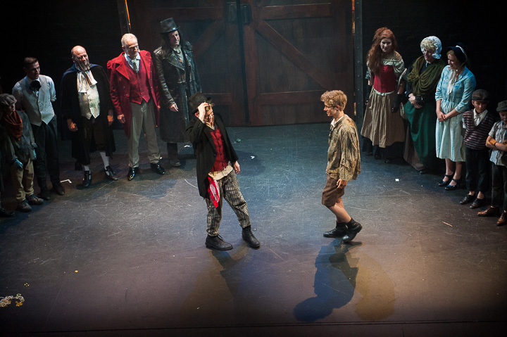 Première Oliver Twist @ Rode Zaal Fakkeltheater, foto 27, foto's door Goele Bormans - FrontView Magazine