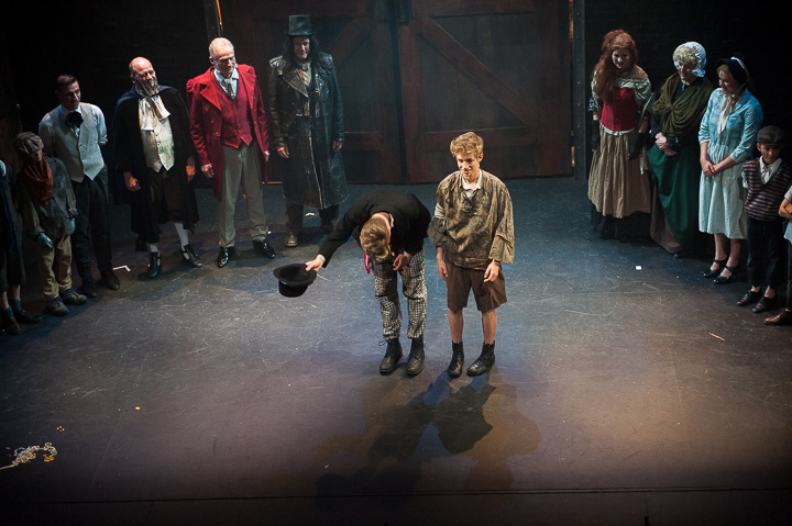 Première Oliver Twist @ Rode Zaal Fakkeltheater, foto 28, foto's door Goele Bormans - FrontView Magazine