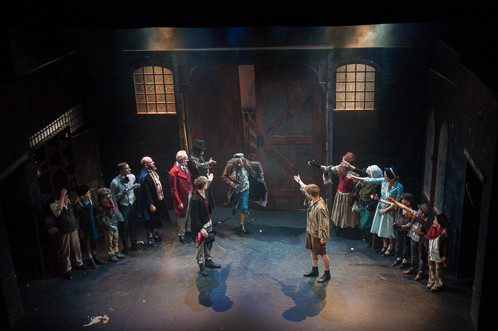 Première Oliver Twist @ Rode Zaal Fakkeltheater, foto 29, foto's door Goele Bormans - FrontView Magazine