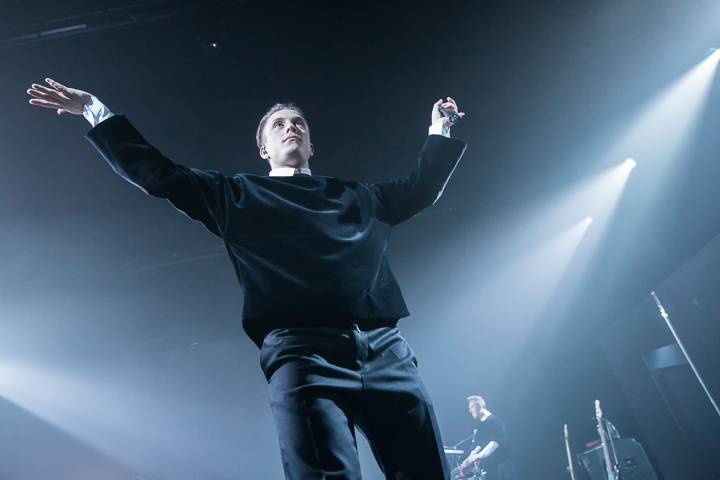 Loïc Nottet @ Ancienne Belgique, picture 7, photographed by Dorien Goetschalckx - FrontView Magazine