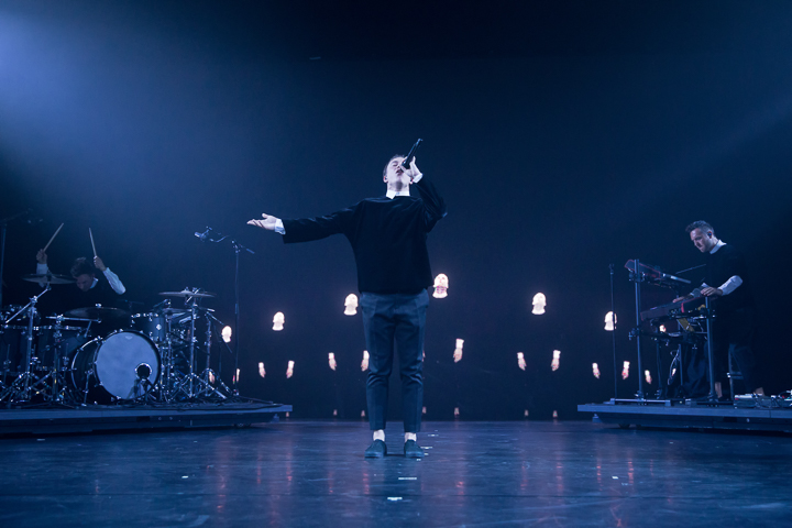 Loïc Nottet @ Ancienne Belgique, picture 11, photographed by Dorien Goetschalckx - FrontView Magazine
