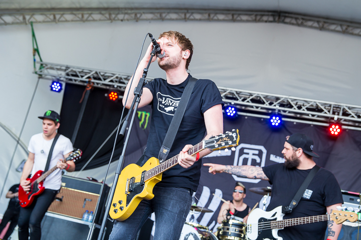 Call It Off @ Groezrock 2017, picture 3, photographed by Dorien Goetschalckx - FrontView Magazine