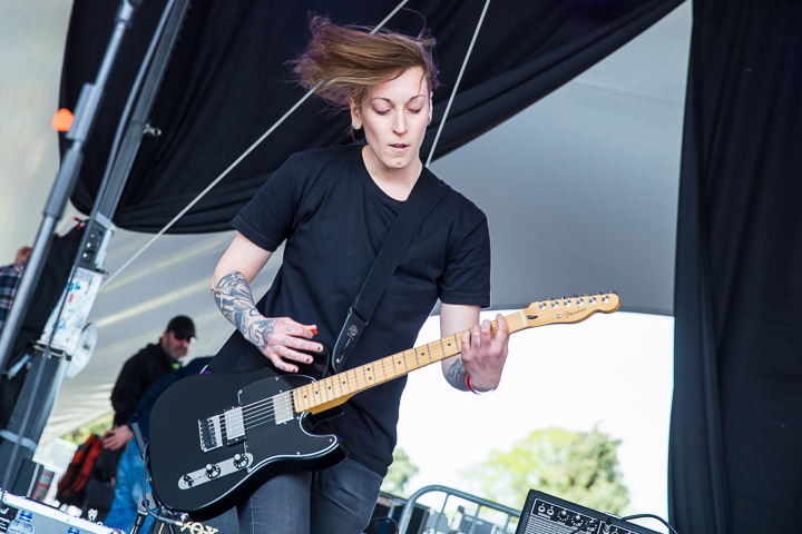Mobina Galore @ Groezrock 2017, foto 4, foto's door Dorien Goetschalckx - FrontView Magazine
