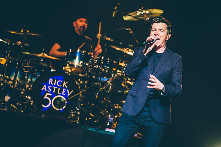Rick Astley @ Stadsschouwburg Antwerpen, picture 3, photographed by Elke Briers - FrontView Magazine
