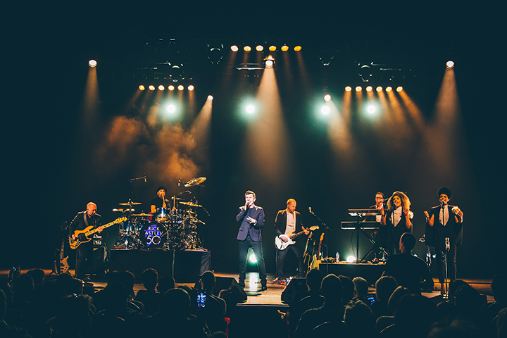 Rick Astley @ Stadsschouwburg Antwerpen, picture 4, photographed by Elke Briers - FrontView Magazine