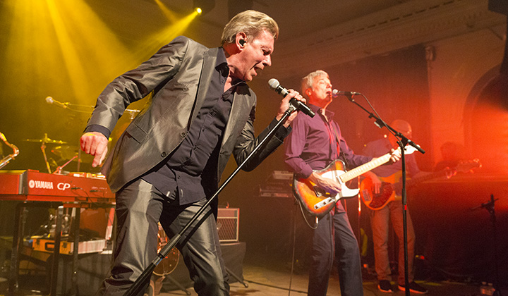 Soulsister @ De Casino, picture 6, photographed by dirk janssens - FrontView Magazine