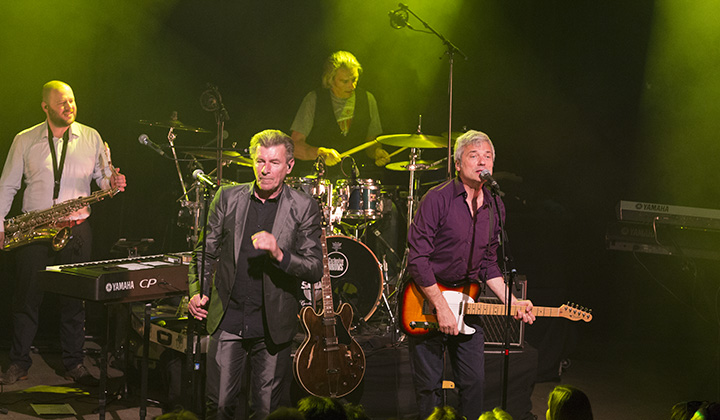 Soulsister @ De Casino, picture 10, photographed by dirk janssens - FrontView Magazine