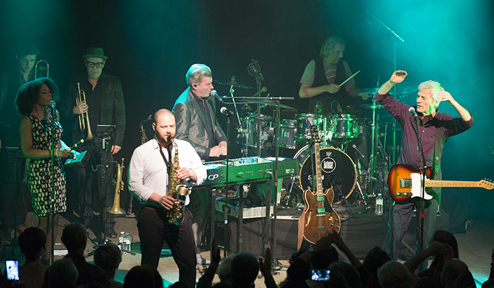 Soulsister @ De Casino, picture 18, photographed by dirk janssens - FrontView Magazine