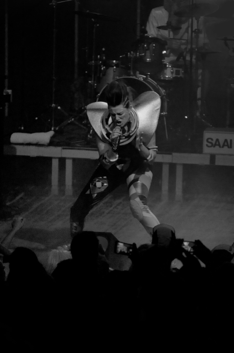 Kenji Minogue @ Vooruit, picture 1, photographed by Bart Baevegems - FrontView Magazine