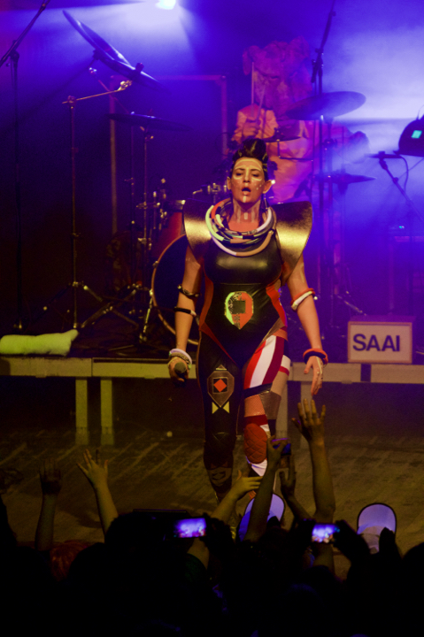 Kenji Minogue @ Vooruit, picture 3, photographed by Bart Baevegems - FrontView Magazine