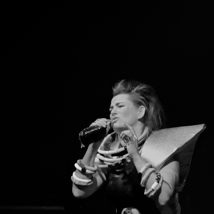 Kenji Minogue @ Vooruit, picture 7, photographed by Bart Baevegems - FrontView Magazine