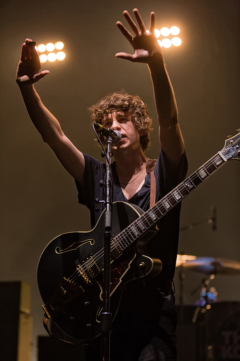 The Kooks @ Ancienne Belgique, picture 5, photographed by Edwin Houdevelt - FrontView Magazine