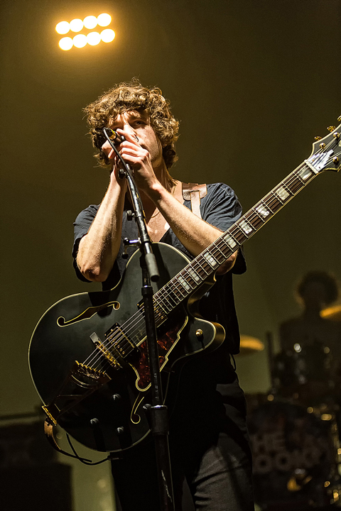 The Kooks @ Ancienne Belgique, picture 10, photographed by Edwin Houdevelt - FrontView Magazine