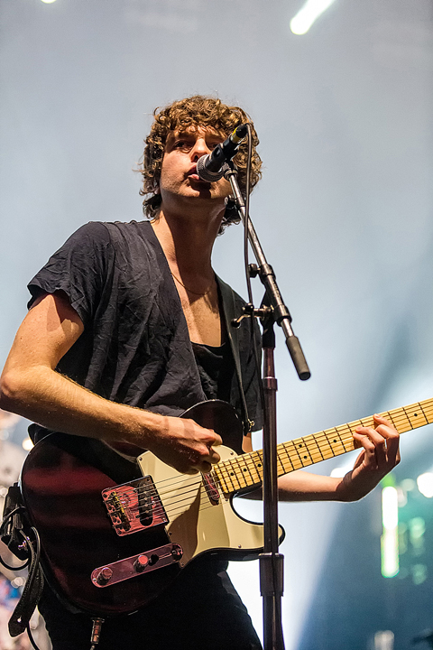 The Kooks @ Ancienne Belgique, picture 12, photographed by Edwin Houdevelt - FrontView Magazine