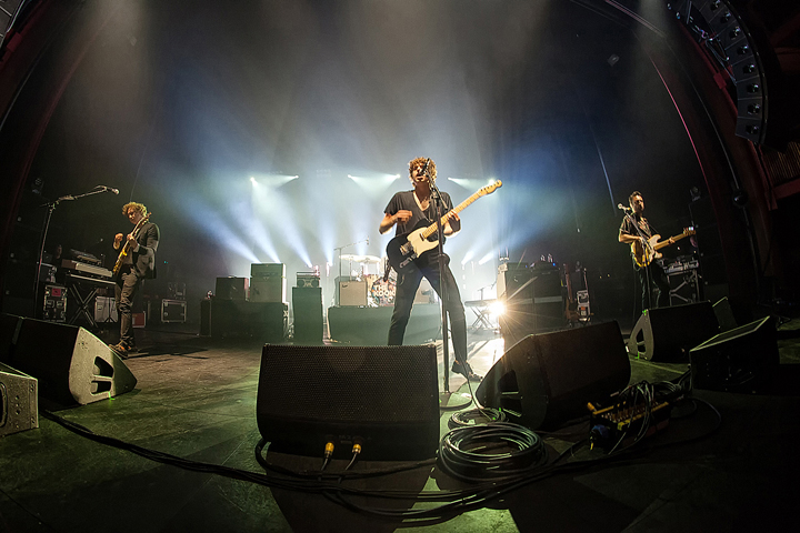 The Kooks @ Ancienne Belgique, picture 13, photographed by Edwin Houdevelt - FrontView Magazine
