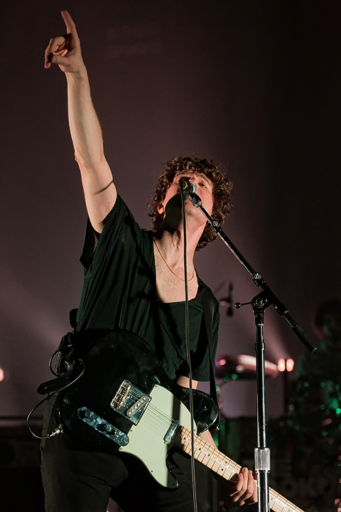The Kooks @ Ancienne Belgique, picture 14, photographed by Edwin Houdevelt - FrontView Magazine