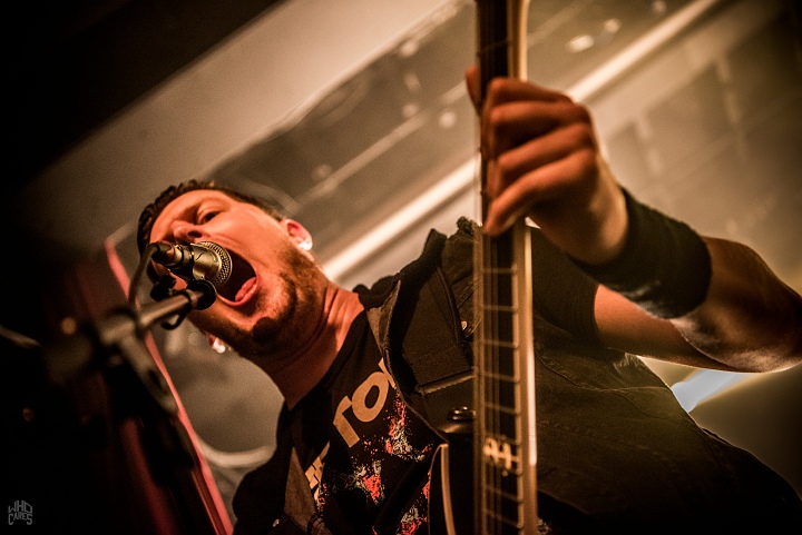 Spoil Engine @ Club de B Torhout, picture 6, photographed by Luc Luyten - FrontView Magazine