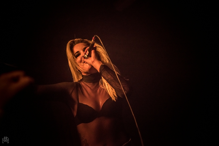 The Charm the Fury @ Club de B Torhout, picture 8, photographed by Luc Luyten - FrontView Magazine