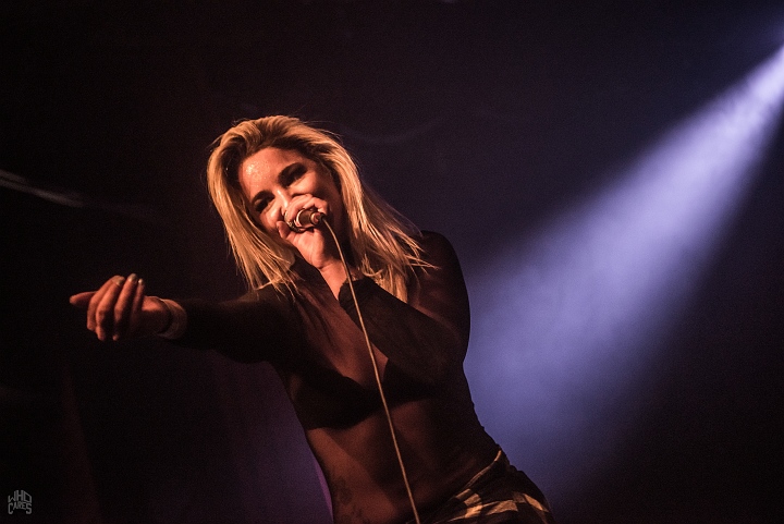 The Charm the Fury @ Club de B Torhout, picture 9, photographed by Luc Luyten - FrontView Magazine