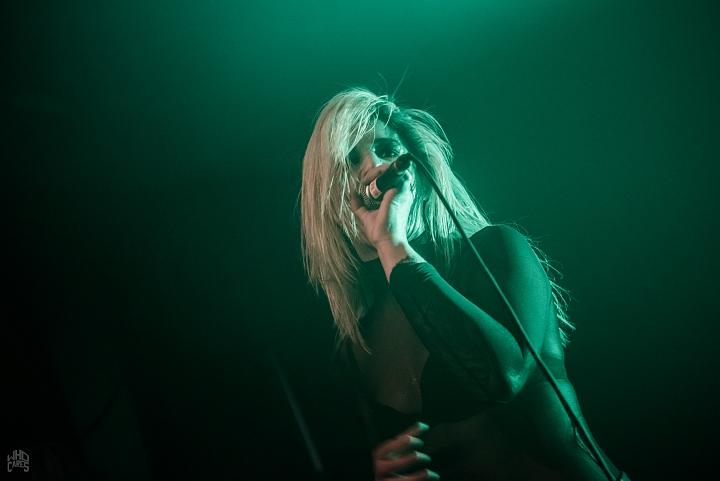The Charm the Fury @ Club de B Torhout, picture 10, photographed by Luc Luyten - FrontView Magazine