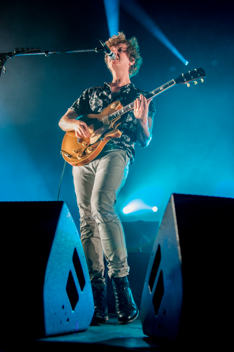 The Kooks @ 013, picture 9, photographed by Erwin Evrard - FrontView Magazine