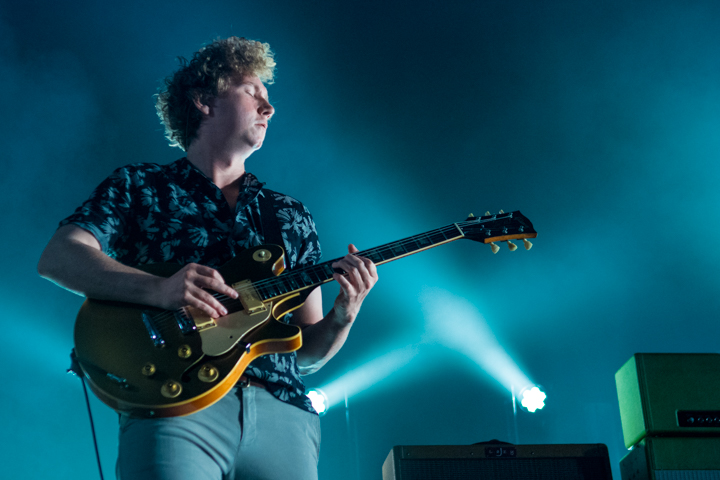 The Kooks @ 013, picture 12, photographed by Erwin Evrard - FrontView Magazine