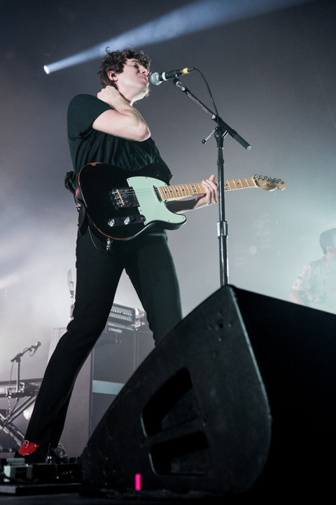 The Kooks @ 013, picture 15, photographed by Erwin Evrard - FrontView Magazine