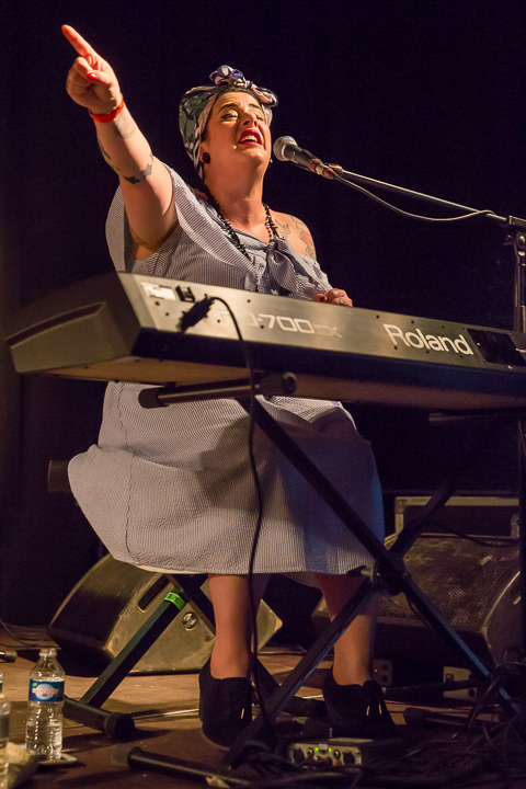 Davina & the Vagabonds (USA) @ Duvelblues, picture 9, photographed by Marc Verdonck - FrontView Magazine