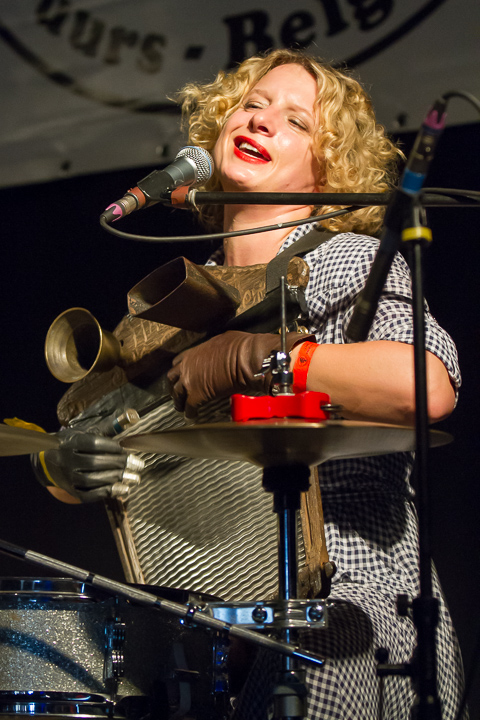 Hat Fitz & Cara (AUS/N-IRL) @ Duvelblues, picture 3, photographed by Marc Verdonck - FrontView Magazine