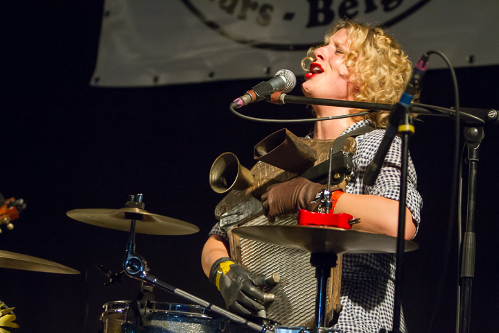 Hat Fitz & Cara (AUS/N-IRL) @ Duvelblues, picture 4, photographed by Marc Verdonck - FrontView Magazine