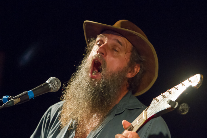 Hat Fitz & Cara (AUS/N-IRL) @ Duvelblues, picture 5, photographed by Marc Verdonck - FrontView Magazine