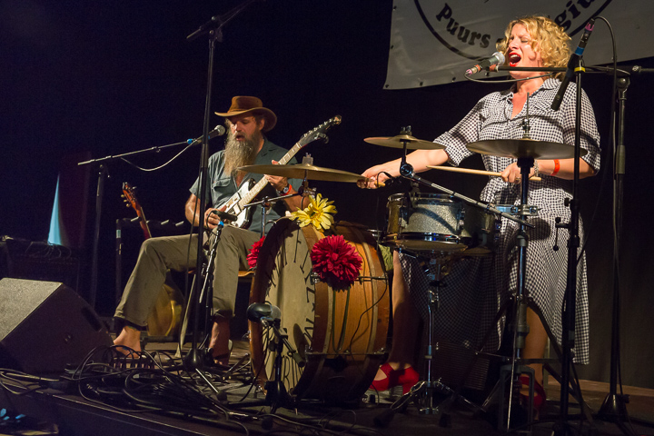 Hat Fitz & Cara (AUS/N-IRL) @ Duvelblues, picture 11, photographed by Marc Verdonck - FrontView Magazine