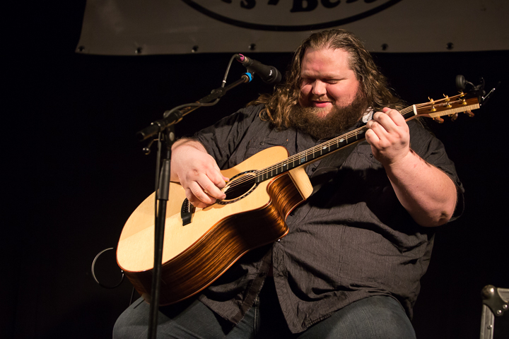 Matt Andersen (CAN) @ Duvelblues, picture 1, photographed by Marc Verdonck - FrontView Magazine