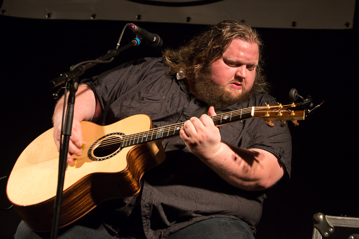 Matt Andersen (CAN) @ Duvelblues, picture 4, photographed by Marc Verdonck - FrontView Magazine
