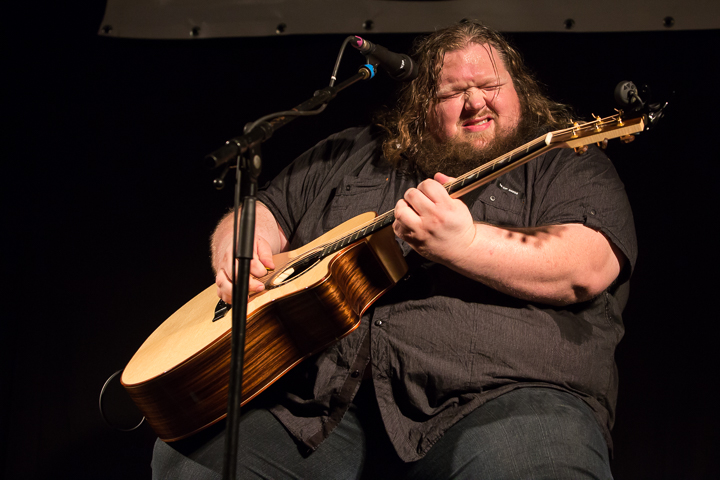Matt Andersen (CAN) @ Duvelblues, picture 7, photographed by Marc Verdonck - FrontView Magazine