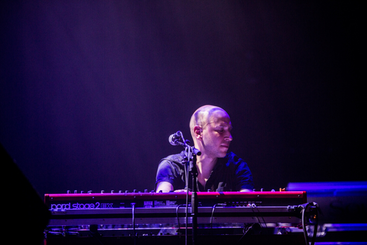 Raymond van het Groenewoud 40 jaar meisjes @ Het Depot, picture 12, photographed by Raf Degeest - FrontView Magazine
