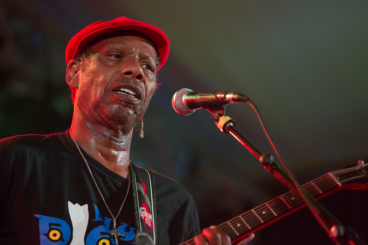 Walter Wolfman Washington (USA) @ Duvelblues, picture 23, photographed by Marc Verdonck - FrontView Magazine