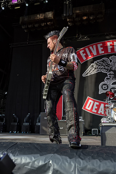 Five Finger Death Punch @ Rock Am Ring 2017, foto 2, foto's door Edwin Houdevelt - FrontView Magazine