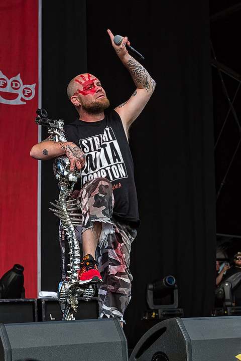 Five Finger Death Punch @ Rock Am Ring 2017, foto 9, foto's door Edwin Houdevelt - FrontView Magazine