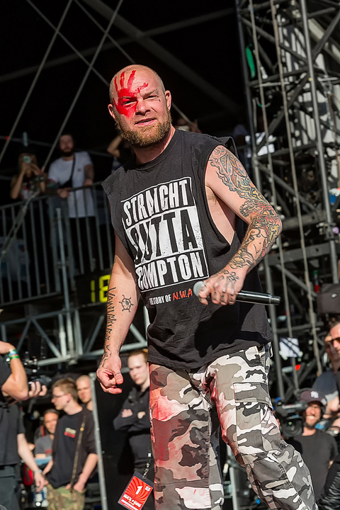 Five Finger Death Punch @ Rock Am Ring 2017, foto 15, foto's door Edwin Houdevelt - FrontView Magazine