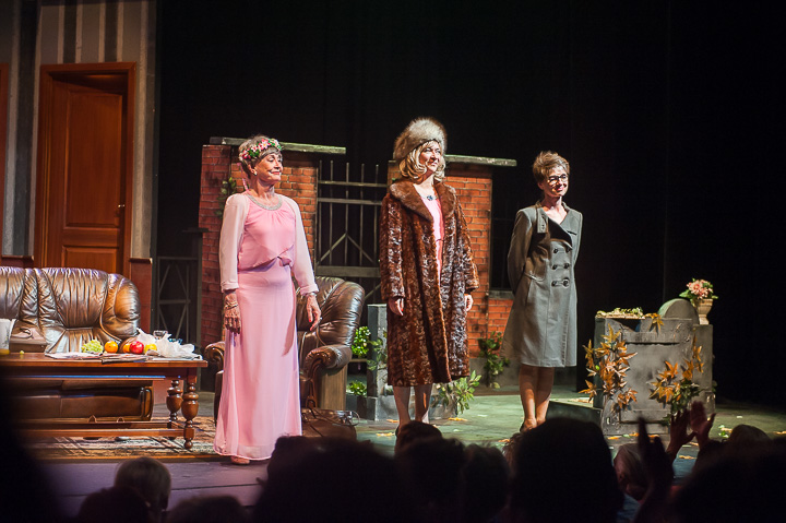 Het Kerkhofclubje @ Fakkeltheater - Rode zaal, picture 16, photographed by Goele Bormans - FrontView Magazine