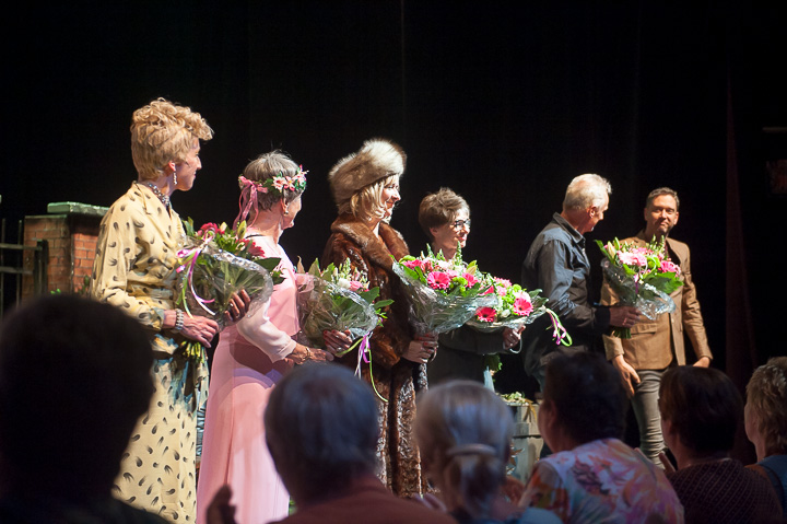 Het Kerkhofclubje @ Fakkeltheater - Rode zaal, picture 20, photographed by Goele Bormans - FrontView Magazine