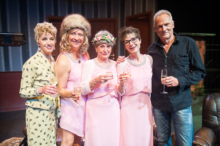 Het Kerkhofclubje @ Fakkeltheater - Rode zaal, picture 25, photographed by Goele Bormans - FrontView Magazine