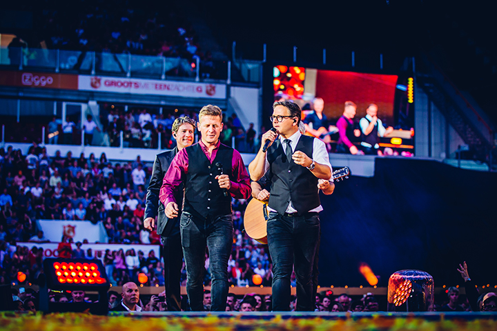Guus Meeuwis - Groots met een zachte G @ Philips Stadion Eindhoven, foto 10, foto's door Elke Briers - FrontView Magazine
