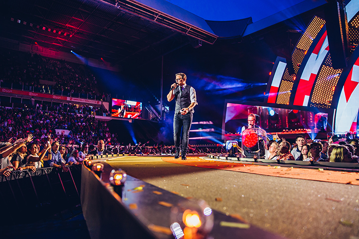 Guus Meeuwis - Groots met een zachte G @ Philips Stadion Eindhoven, foto 15, foto's door Elke Briers - FrontView Magazine