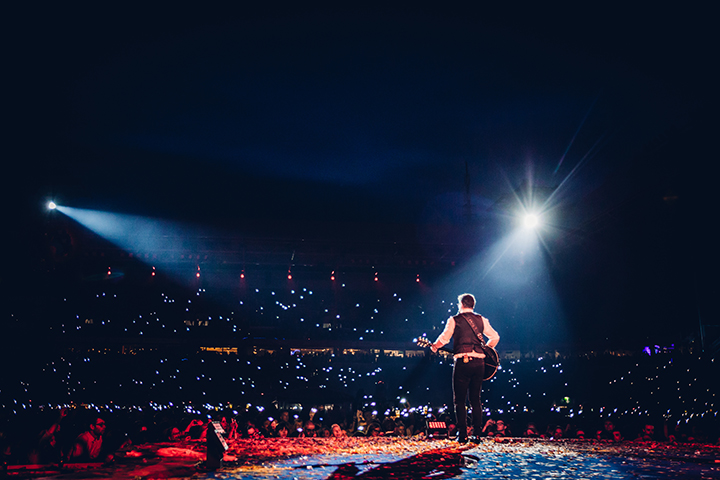 Guus Meeuwis - Groots met een zachte G @ Philips Stadion Eindhoven, foto 25, foto's door Elke Briers - FrontView Magazine