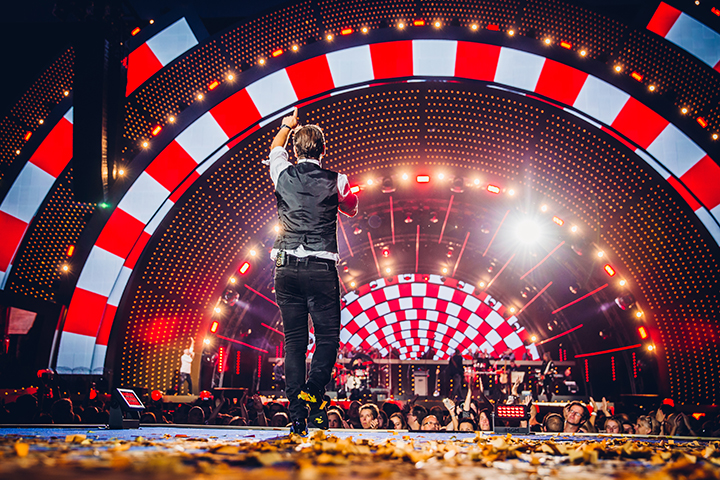 Guus Meeuwis - Groots met een zachte G @ Philips Stadion Eindhoven, foto 29, foto's door Elke Briers - FrontView Magazine