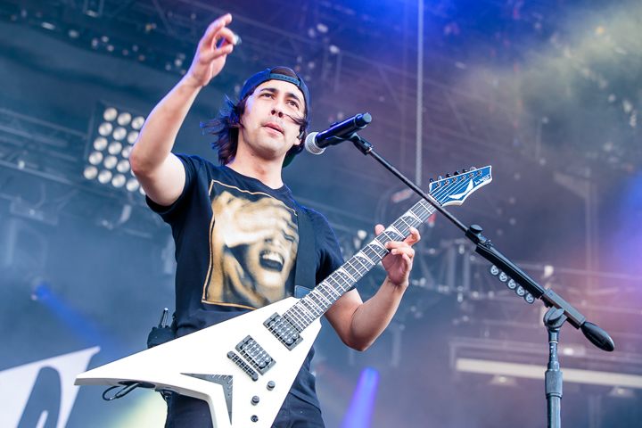 Pierce The Veil @ Download Paris 2017, picture 22, photographed by Dorien Goetschalckx - FrontView Magazine